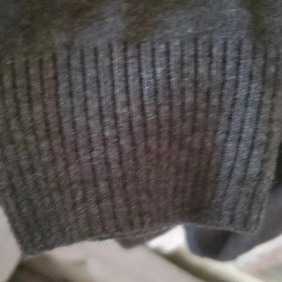 U.S. Polo Assn. Sweater - Picture 2 of 9